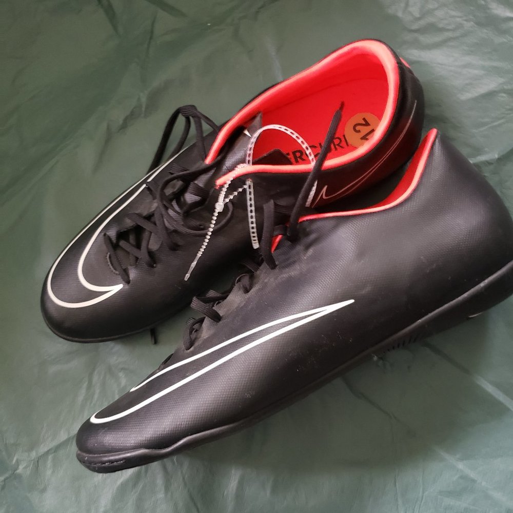 NIKE MERCURIAL